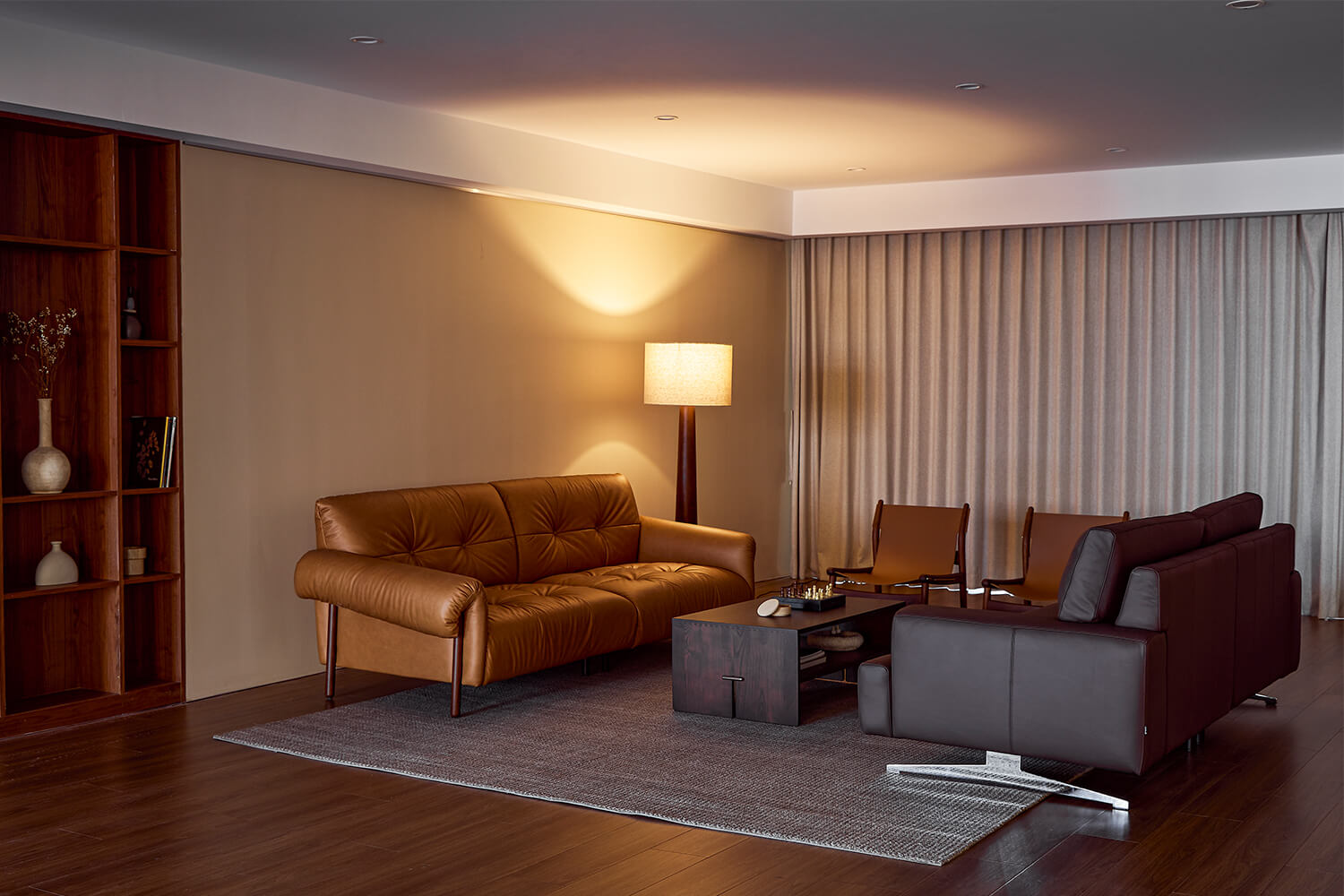 Couch in leather is elegance