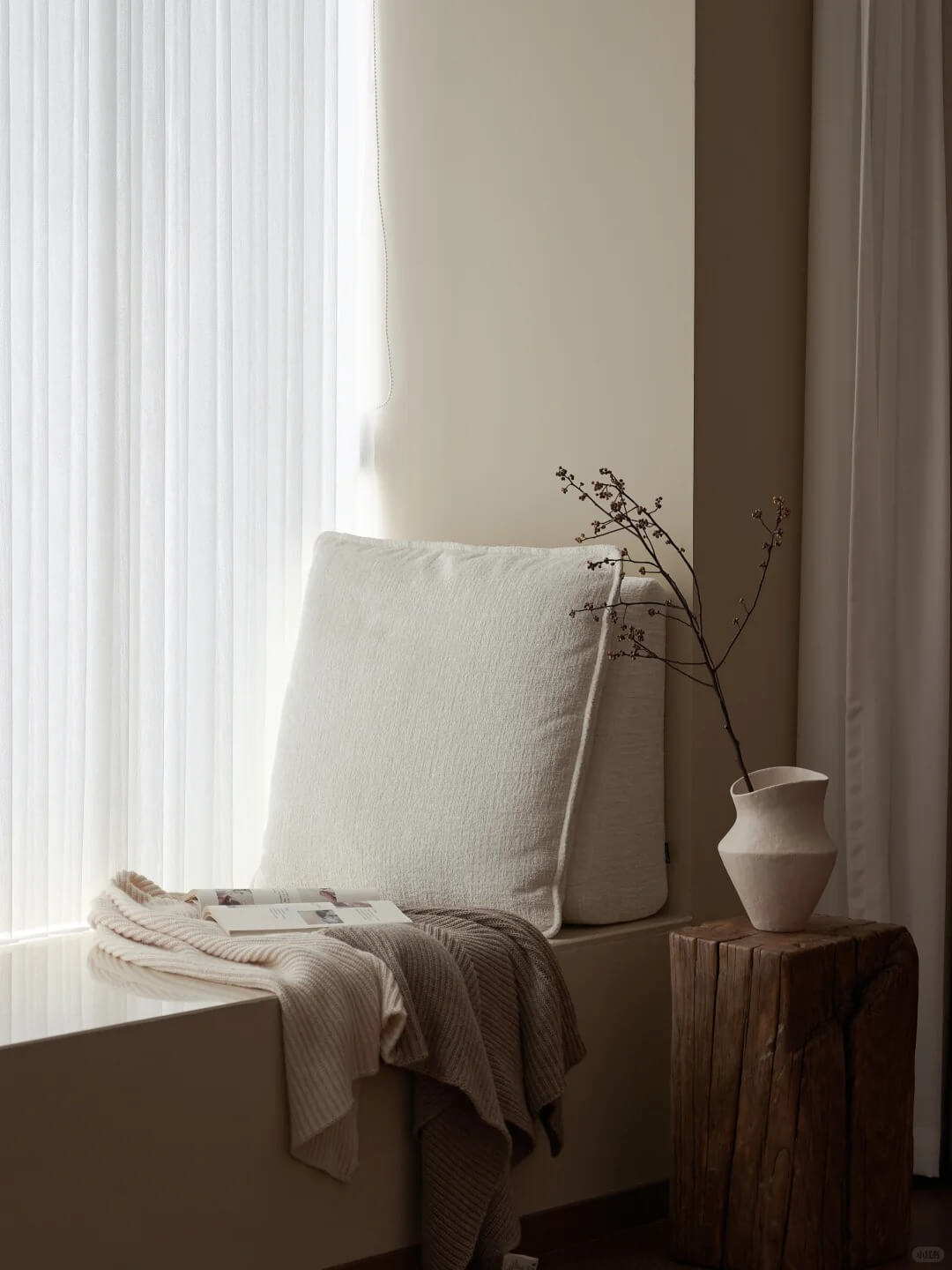 Bay window Snowmountai cushion perfect for Singapore apartments