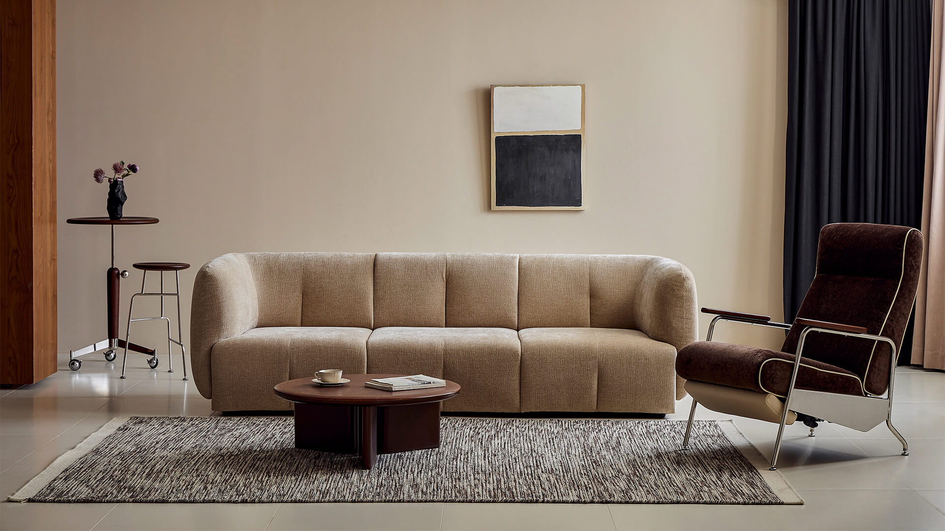 plum modular sofa and greene manual chair gradodesign